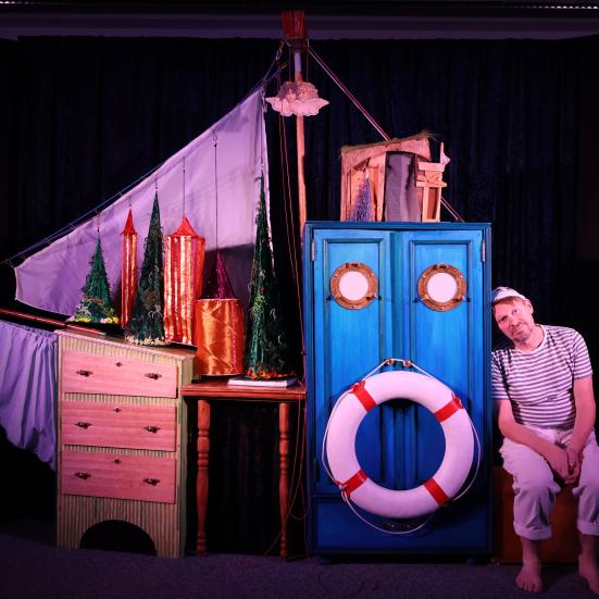 Konen i Muddergrøften. Andersens Kuffert Teater