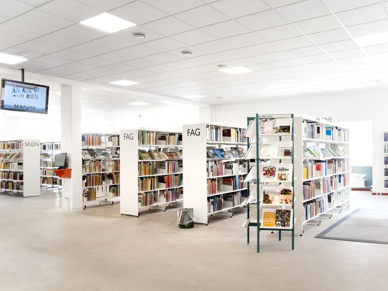 Billede inde fra Svinninge bibliotek
