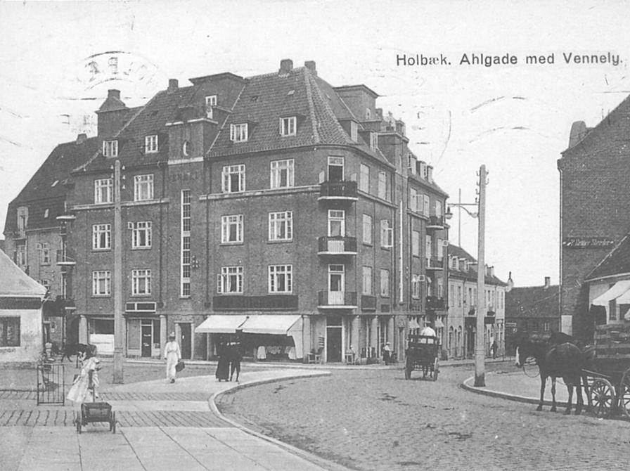 Sort-hvid foto: Postkort med Vennely på et tidspunkt mellem 1916 og 1920.