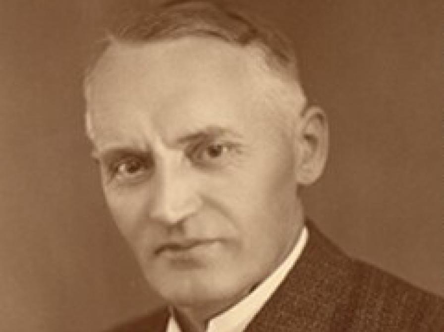 Sepiaportræt af en mand.